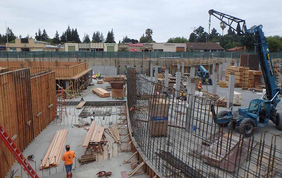 Moffett Apartments Podium - Largo Concrete, Inc.