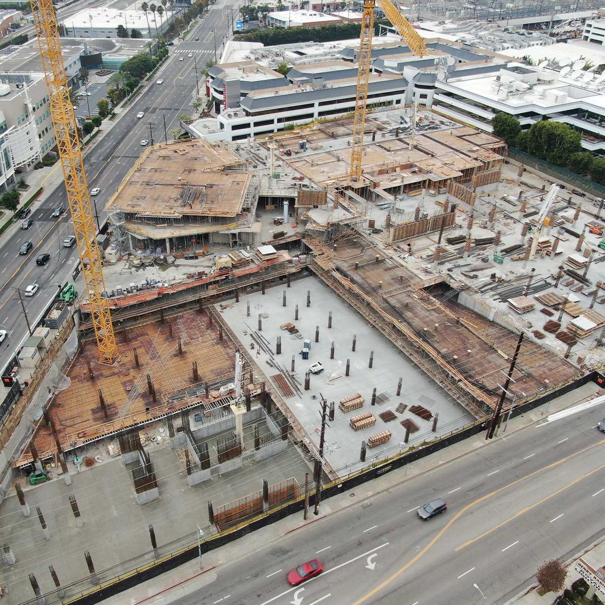 _0000s_0004_West Edge