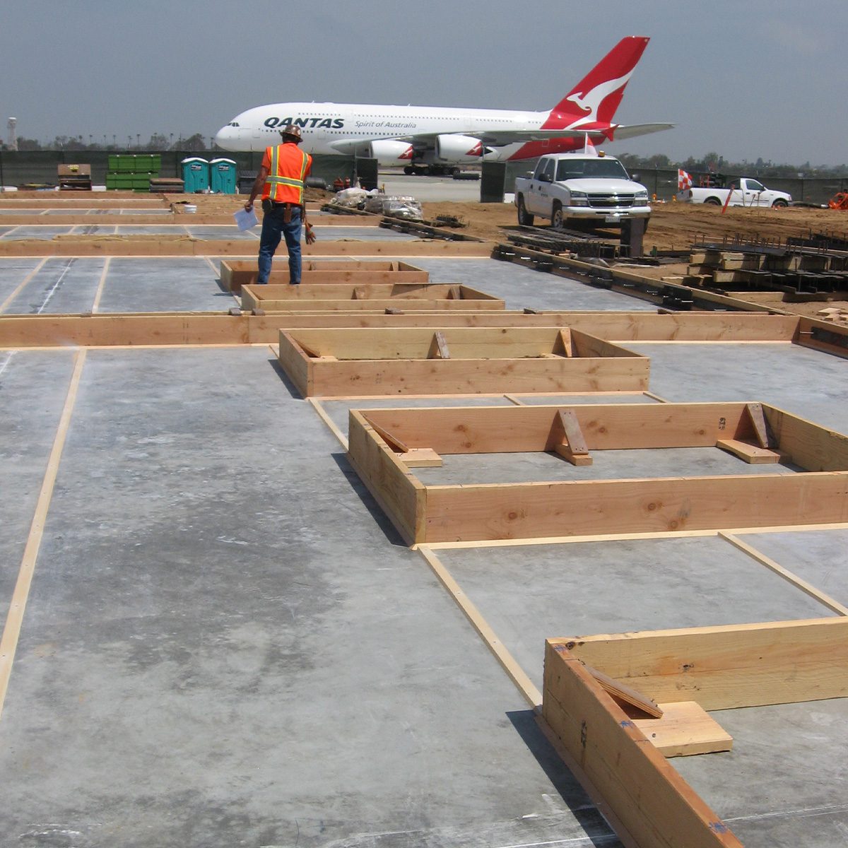 LAX Bus Terminal Largo Concrete