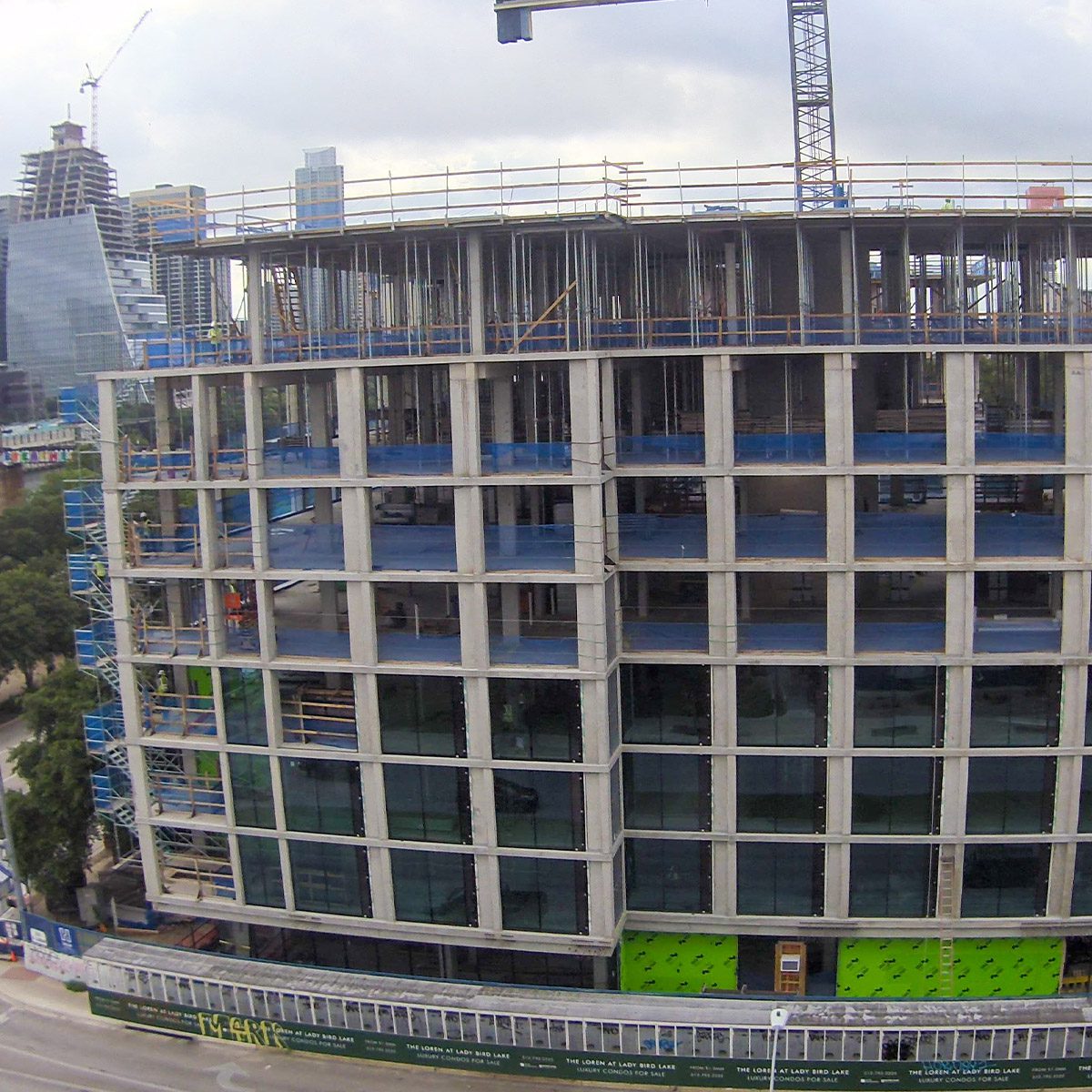 _0001s_0001_The Loren