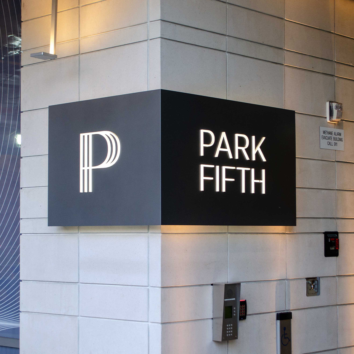 _0004s_0001_Park 5th